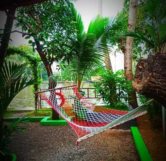 ベッドアンドブレックファースト The Lake Paradise Boutique Resort