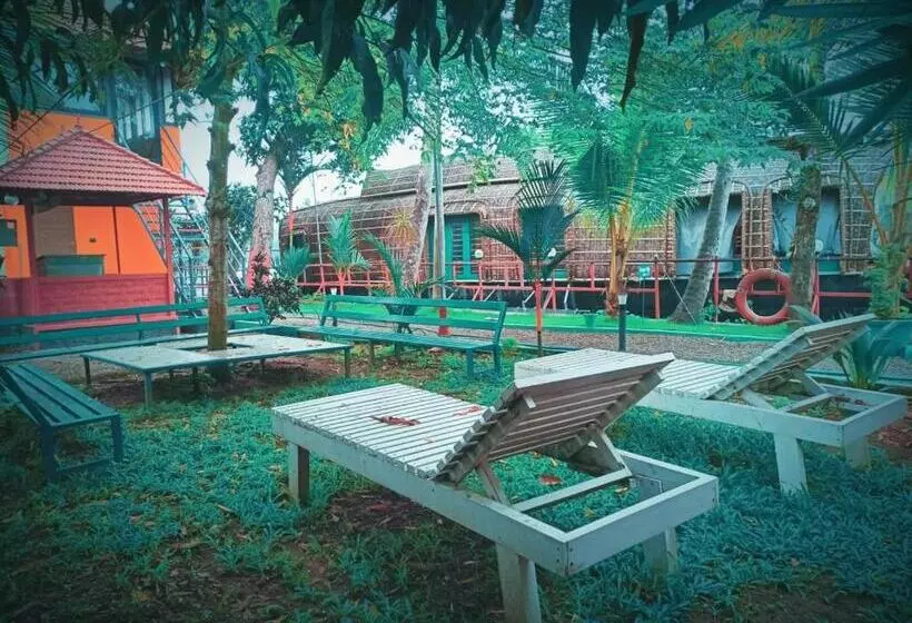 ベッドアンドブレックファースト The Lake Paradise Boutique Resort