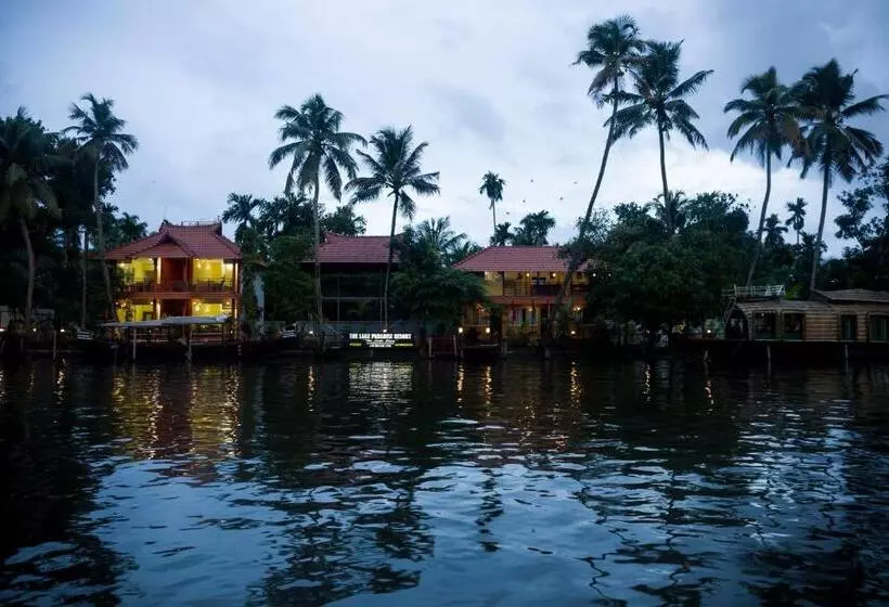 ベッドアンドブレックファースト The Lake Paradise Boutique Resort