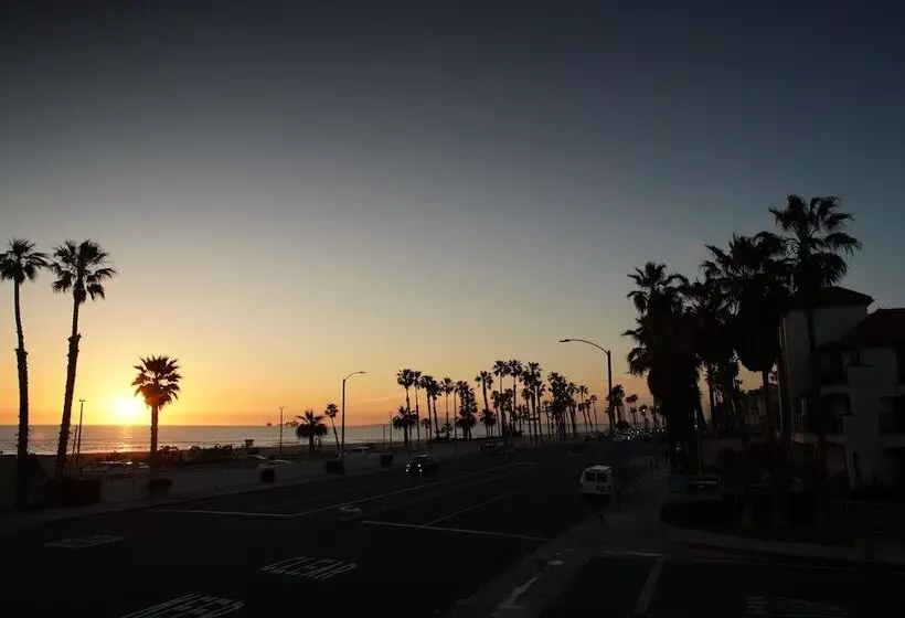 Hotelli Huntington Surf Inn