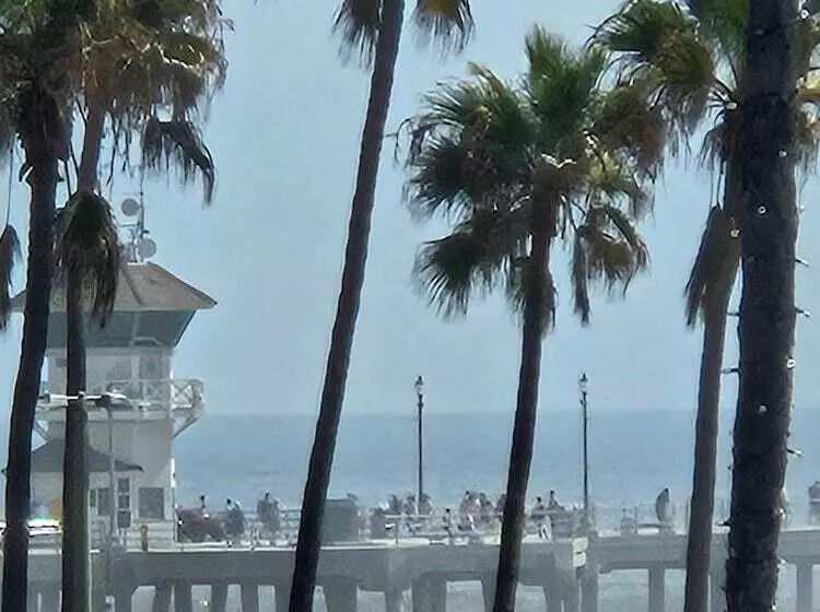 Hotelli Huntington Surf Inn