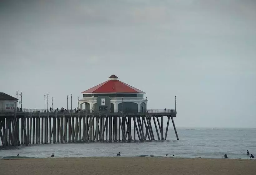 Hotelli Huntington Surf Inn