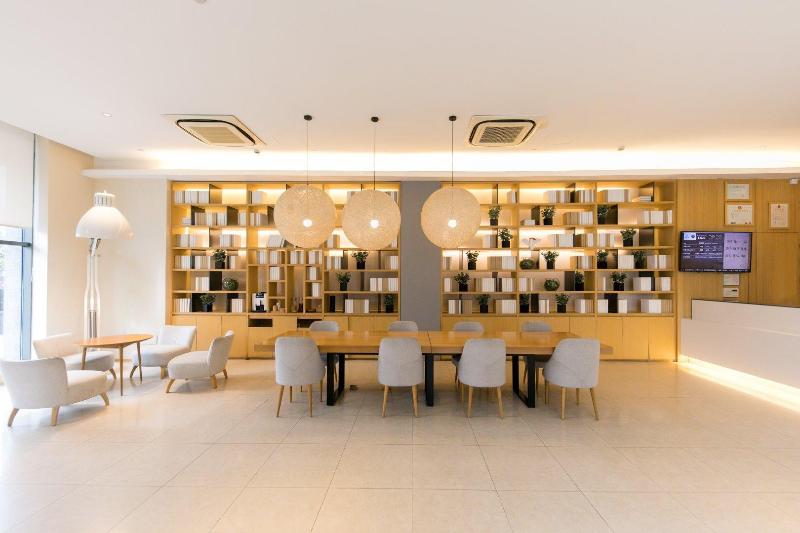 Ji Hotel Shanghai Xujiahui Yishan Road