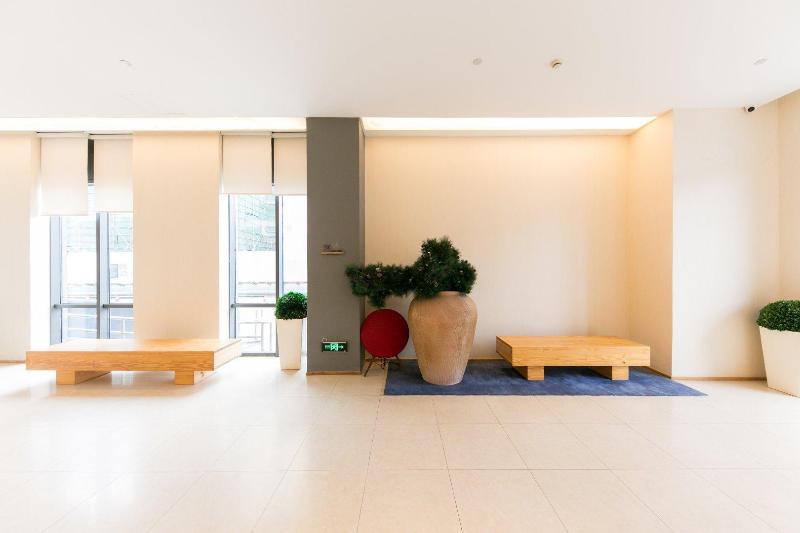Ji Hotel Shanghai Xujiahui Yishan Road