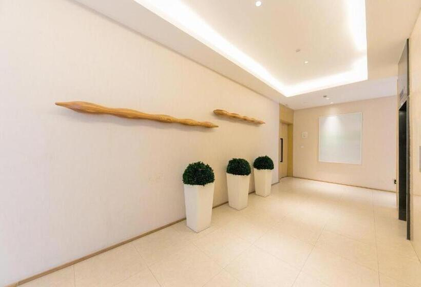 Ji Hotel Shanghai Xujiahui Yishan Road