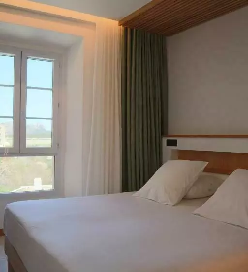 Hotelli Le Royal Hôtel Restaurant