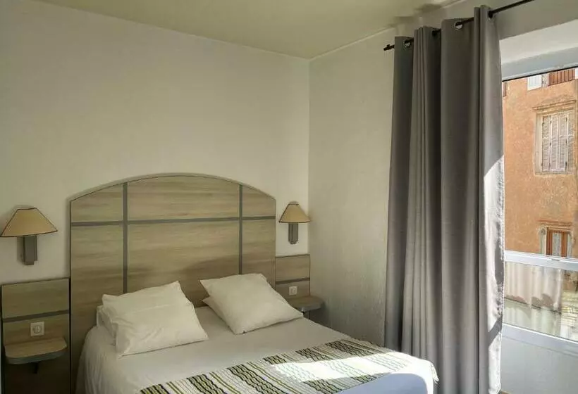 Hotelli Le Royal Hôtel Restaurant