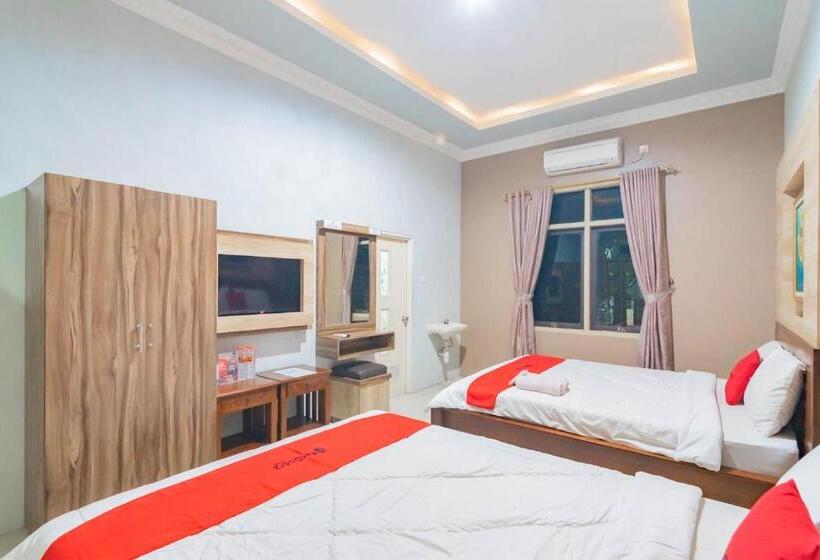 בית מלון כפרי Reddoorz Resort Premium @ Sangkan Hurip Kuningan