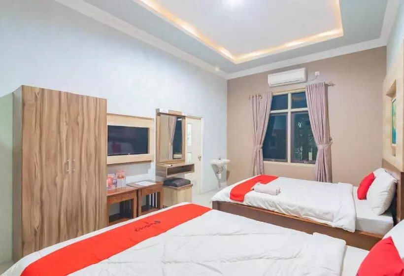 Hotelli Reddoorz Resort Premium @ Sangkan Hurip Kuningan