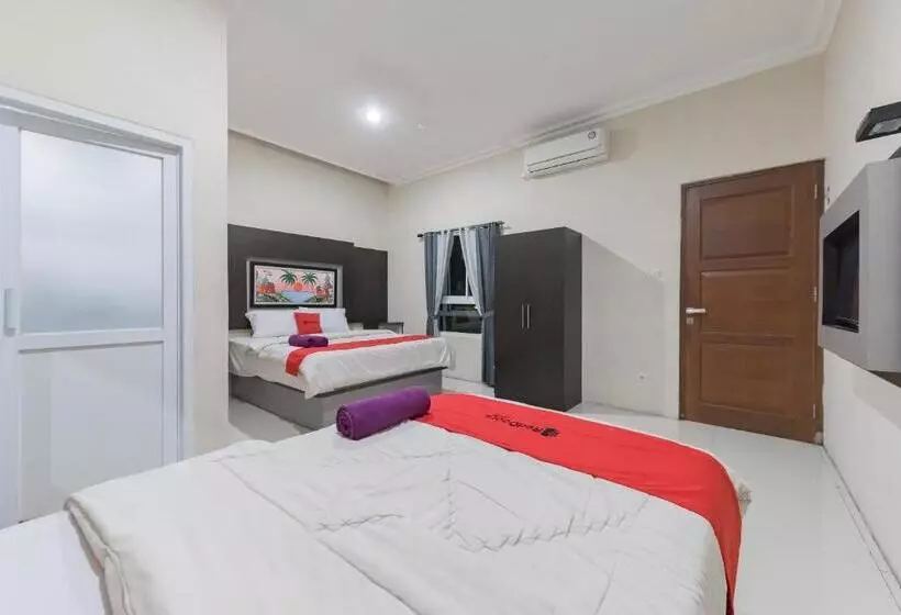 Hotelli Reddoorz Resort Premium @ Sangkan Hurip Kuningan
