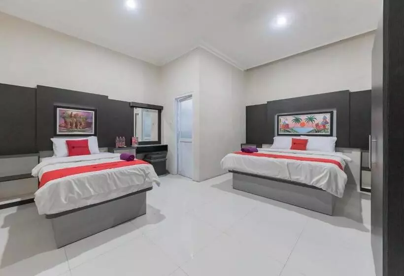 Hotelli Reddoorz Resort Premium @ Sangkan Hurip Kuningan