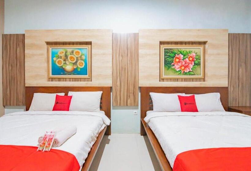 בית מלון כפרי Reddoorz Resort Premium @ Sangkan Hurip Kuningan