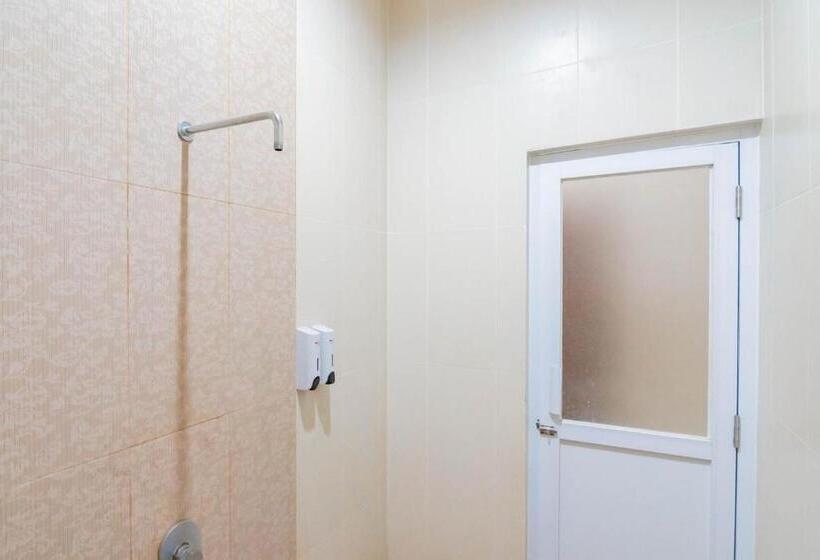 בית מלון כפרי Reddoorz Resort Premium @ Sangkan Hurip Kuningan