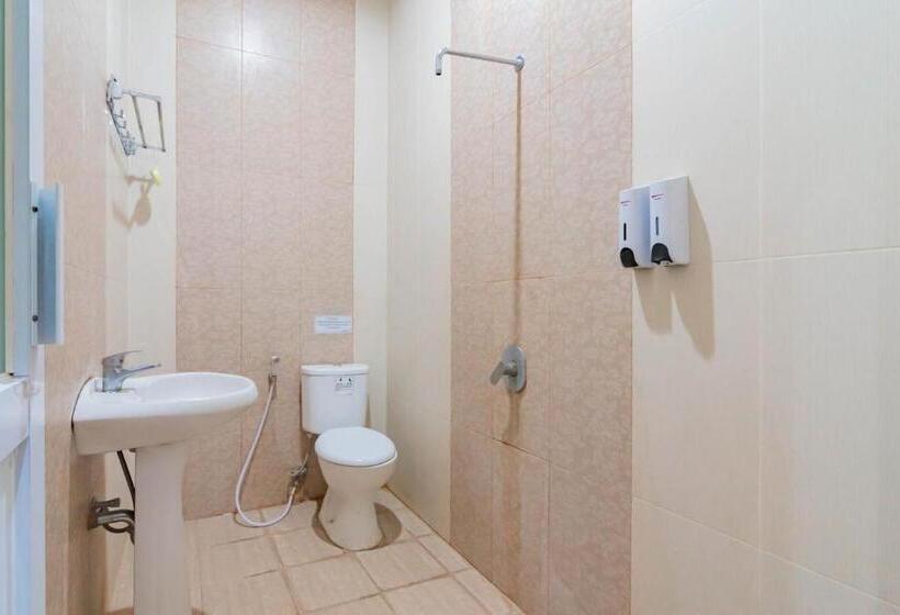 בית מלון כפרי Reddoorz Resort Premium @ Sangkan Hurip Kuningan