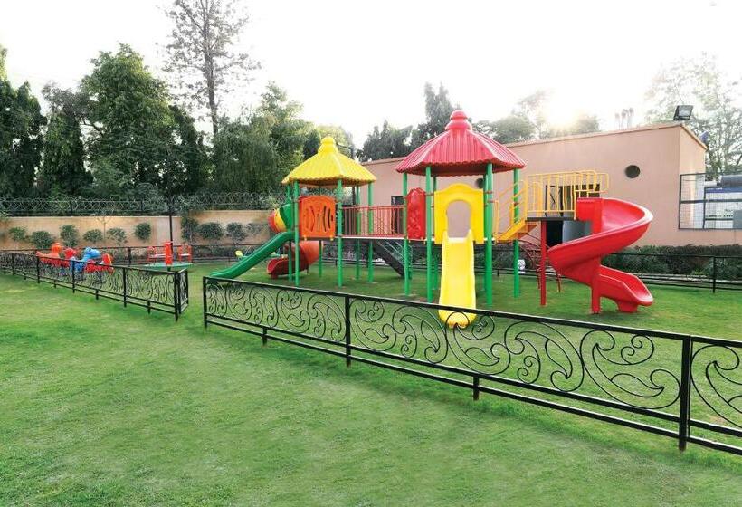 Lemon Tree Hotel, Sector 68, Sohna Road, Gurugram