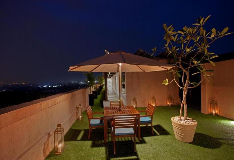 Lemon Tree Hotel, Sector 68, Sohna Road, Gurugram