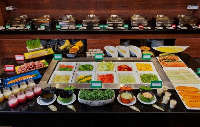 Lemon Tree Hotel, Sector 68, Sohna Road, Gurugram