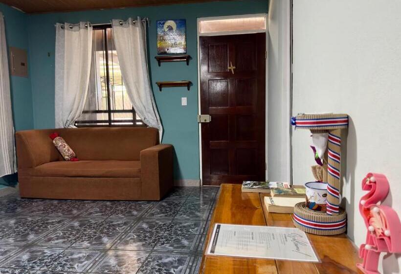 פנסיון Casa Quepos