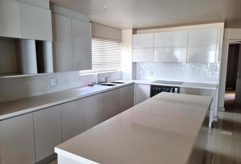 פנסיון Crystal Lagoon Lodge