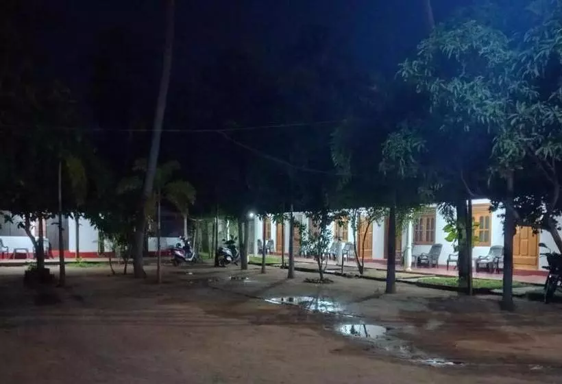 پانسیون Sea Shadow