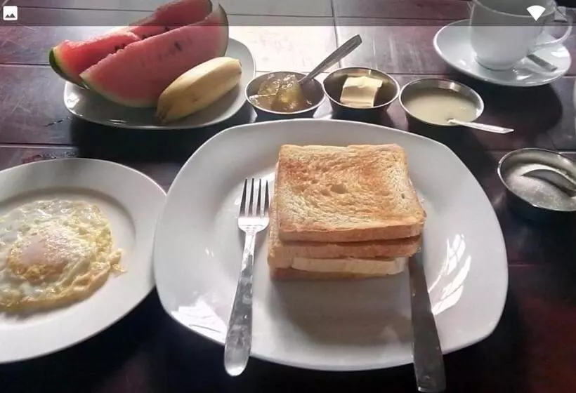 پانسیون Sea Shadow