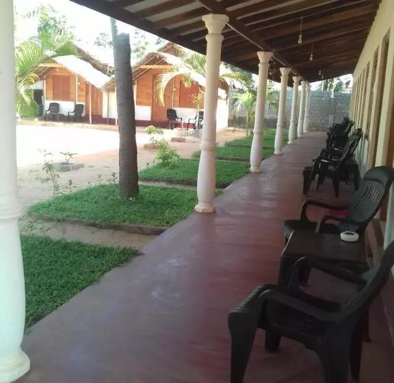 پانسیون Sea Shadow