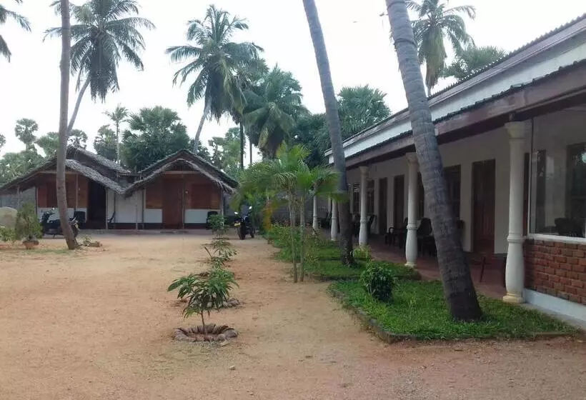 پانسیون Sea Shadow