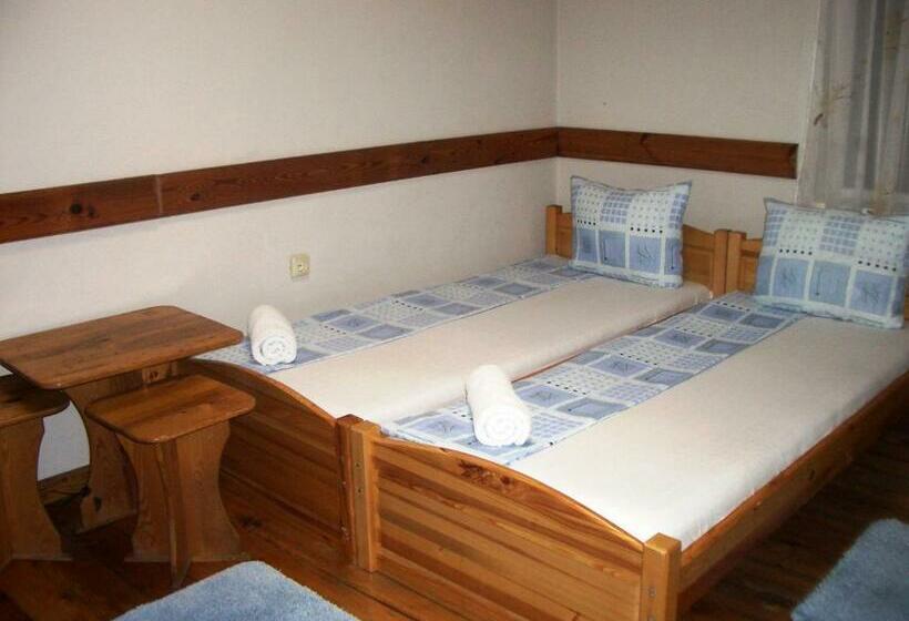 ペンション Sky Rooms