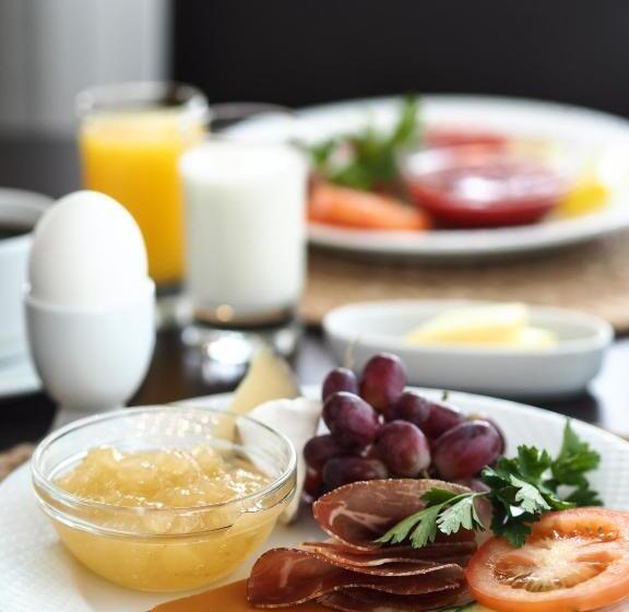 Brattvåg Fjordhotell