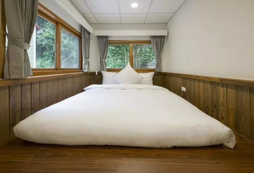 هتل Guanwu Villa