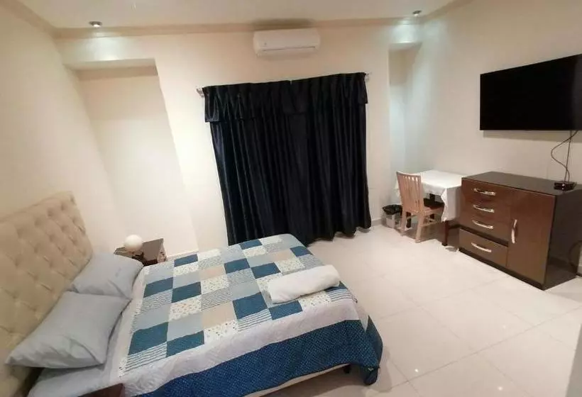 تختخواب و صبحانه El Prado