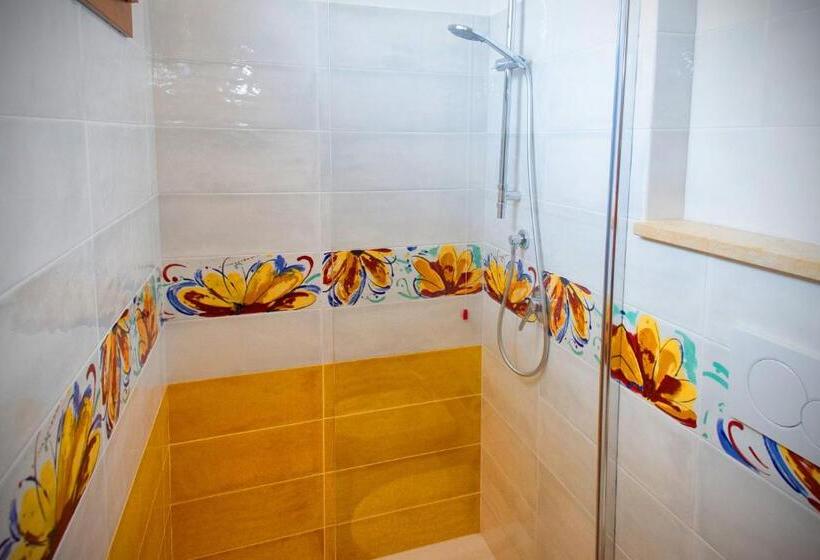 ベッドアンドブレックファースト Holiday Room Sa Tebia