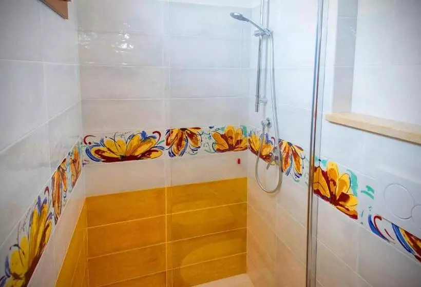 ベッドアンドブレックファースト Holiday Room Sa Tebia