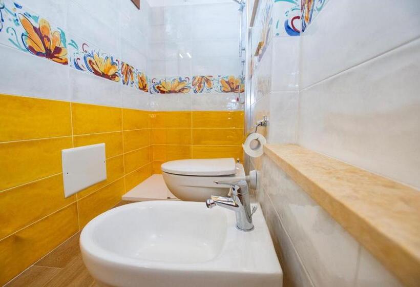 ベッドアンドブレックファースト Holiday Room Sa Tebia