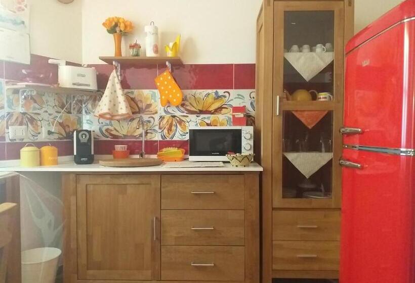 ベッドアンドブレックファースト Holiday Room Sa Tebia