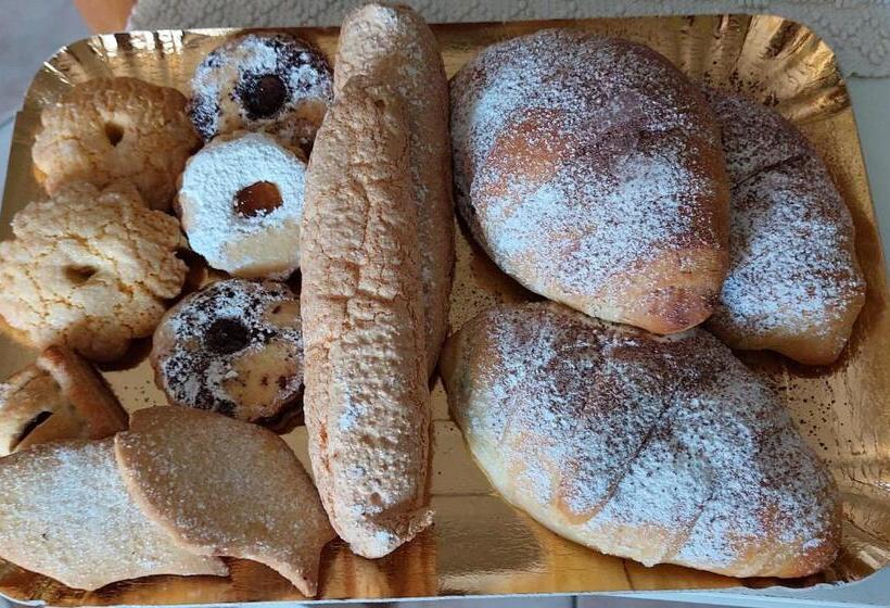 ベッドアンドブレックファースト Holiday Room Sa Tebia