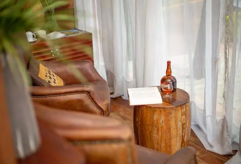 Hotel Humura Resorts