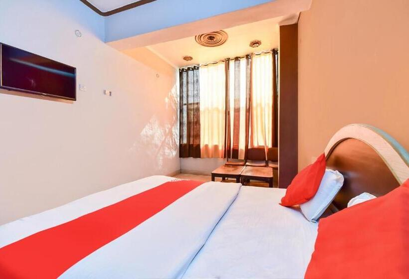 ホテル Oyo 77868  Taj