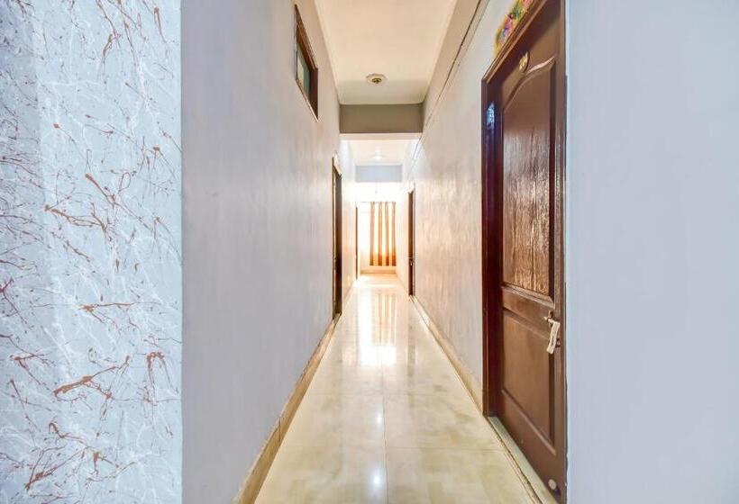 ホテル Oyo 77868 Taj