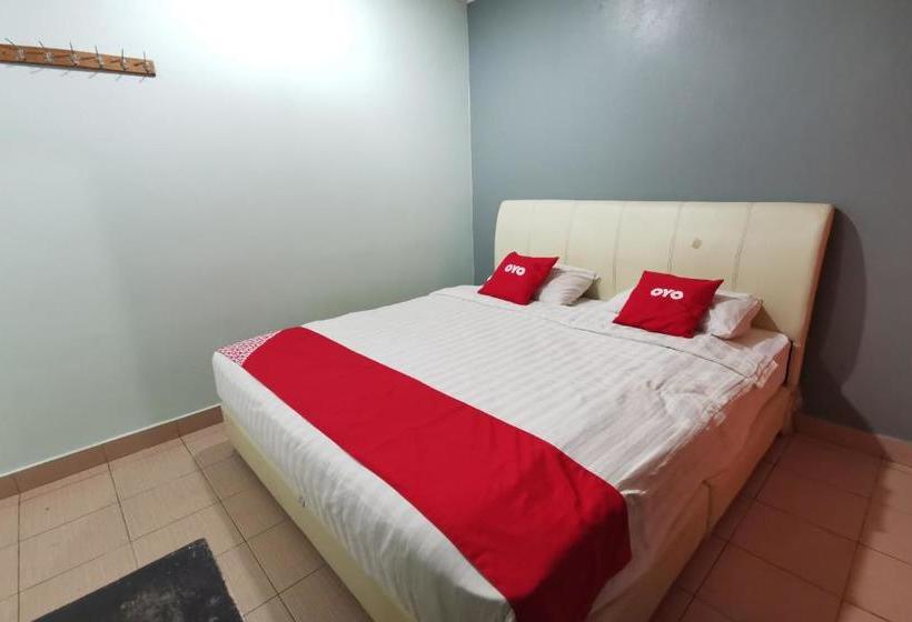 בית מלון כפרי Oyo 90239 Living Inn