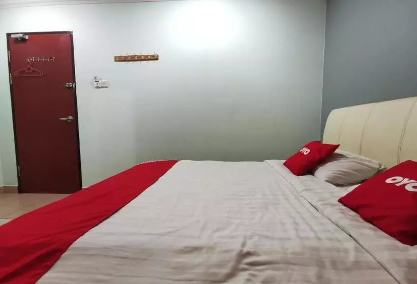 Hotelli Oyo 90239 Living Inn