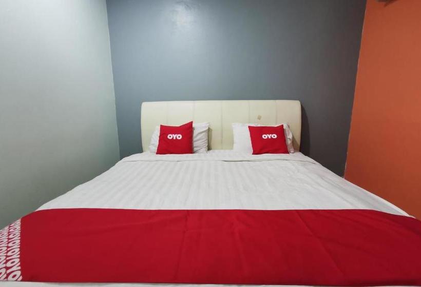 בית מלון כפרי Oyo 90239 Living Inn