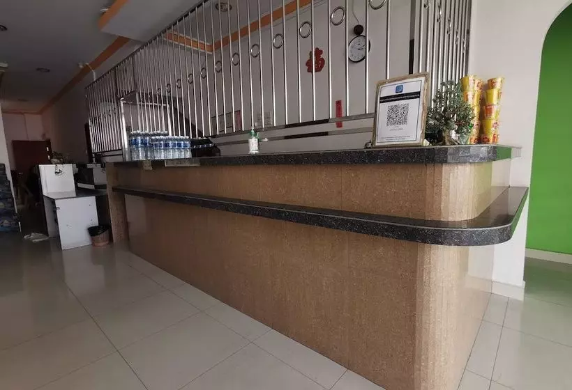 Hotelli Oyo 90239 Living Inn