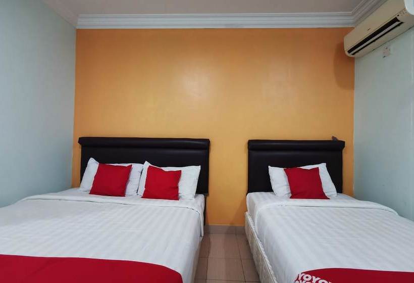 בית מלון כפרי Oyo 90239 Living Inn