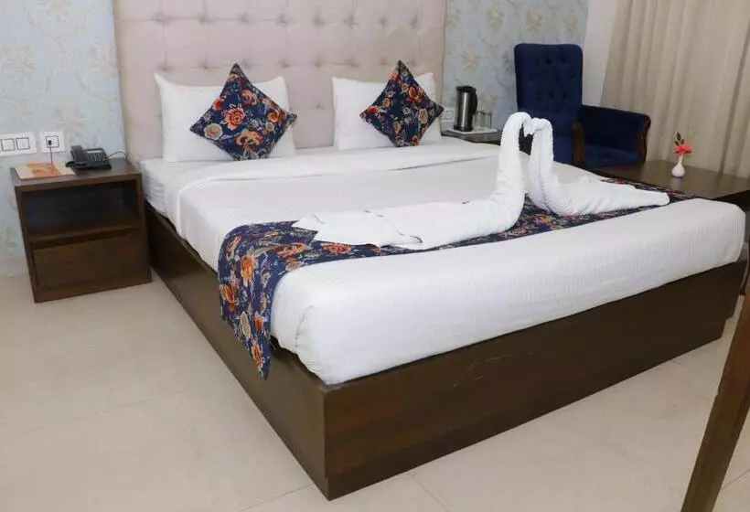 هتل S C Residency