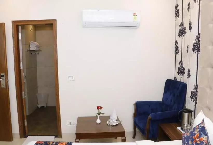 هتل S C Residency