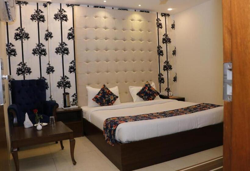 בית מלון כפרי S C Residency