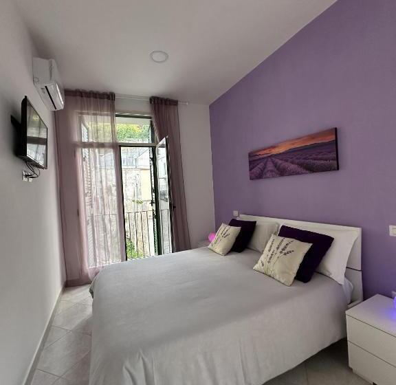 פנסיון The Flower Garden