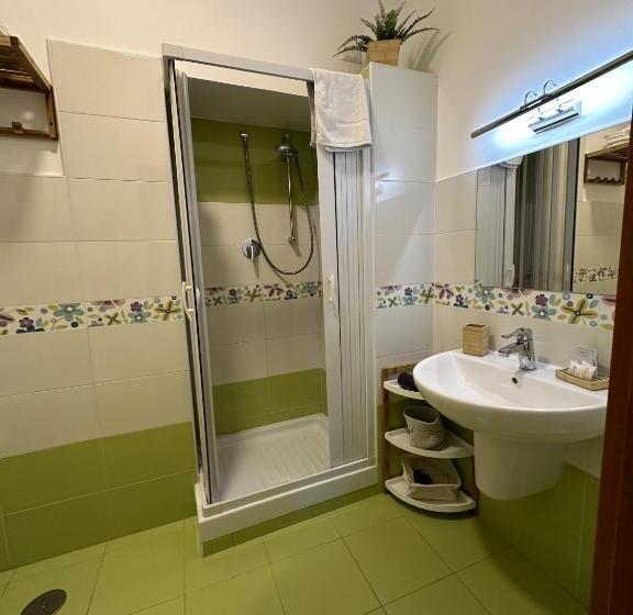 פנסיון The Flower Garden