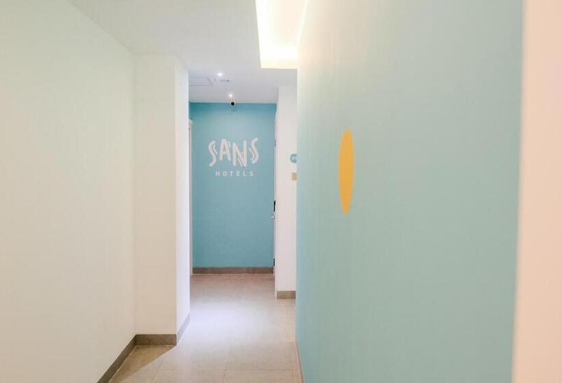 Sans Hotel Roxy Jakarta